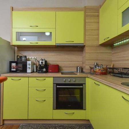 Vintage Spot - Colorful One-Bedroom Apartment By Flat Mаnager Sofia Esterno foto