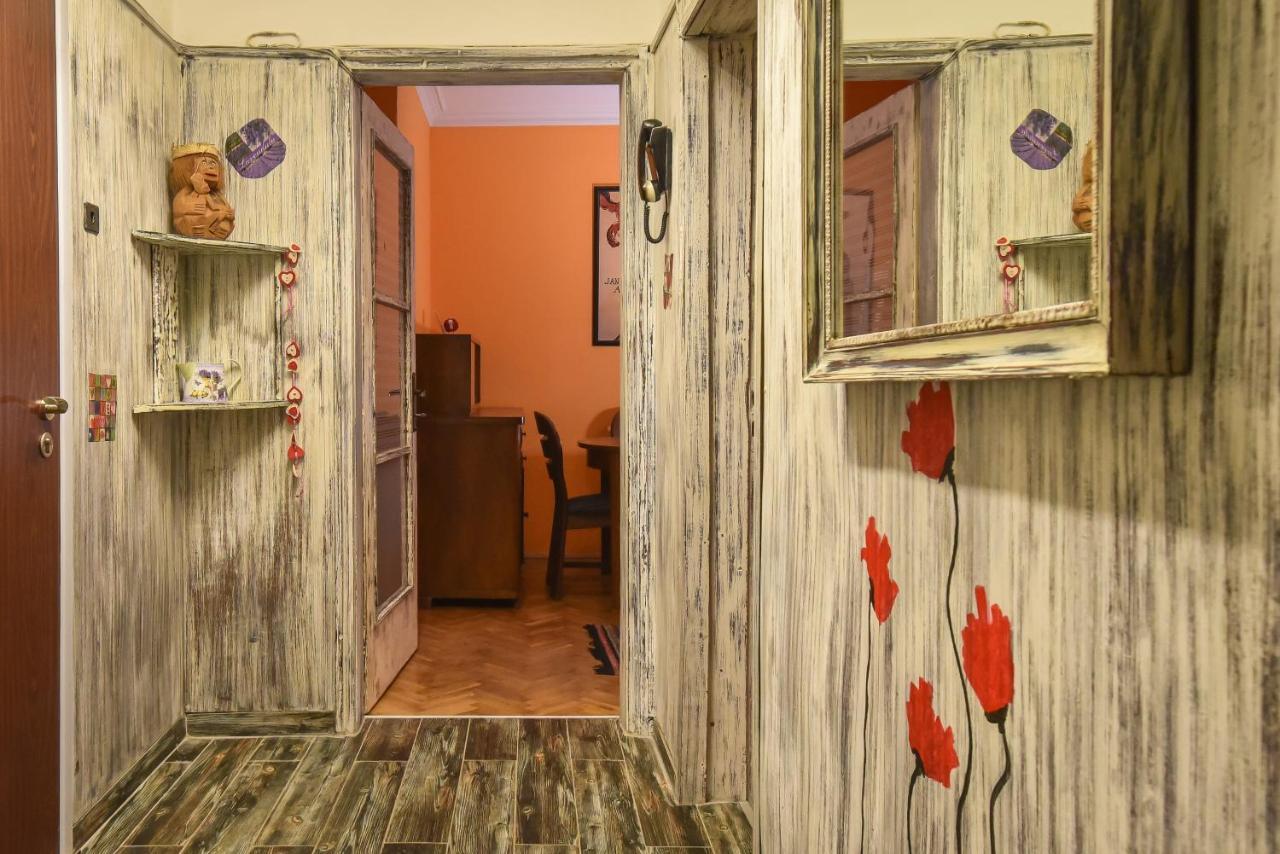 Vintage Spot - Colorful One-Bedroom Apartment By Flat Mаnager Sofia Esterno foto